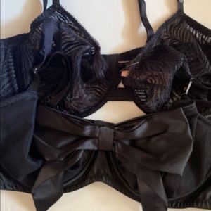 Victoria Secret plunge bras 2 36D New